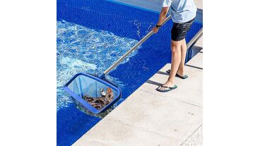 Mrežice za čišćenje bazena su neophodan alat za održavanje čistoće vašeg bazena. Saznajte više o mrežicama i teleskopskim drškama - šipkama.